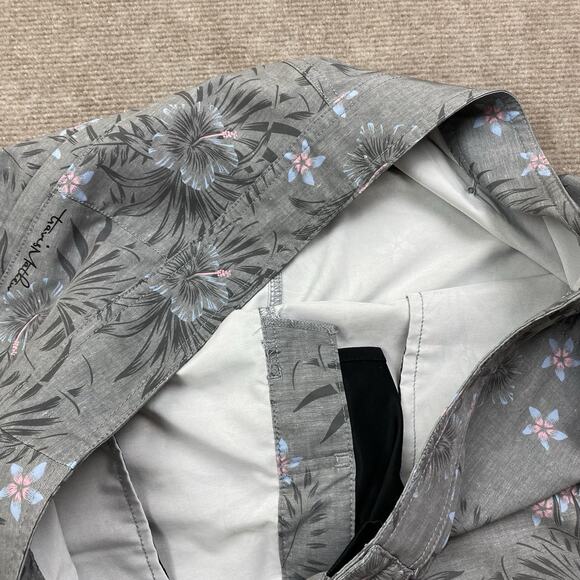 Travis Mathew Boardshorts Gray Floral Print Shorts Men’s Size Large - Picture 6 of 14